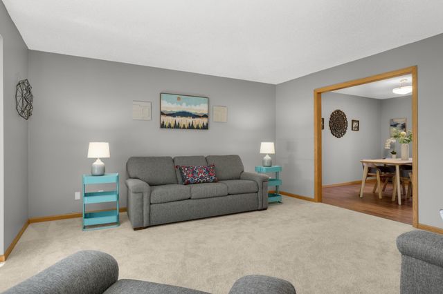 7934 Chesshire Lane N, Maple Grove, MN 55311