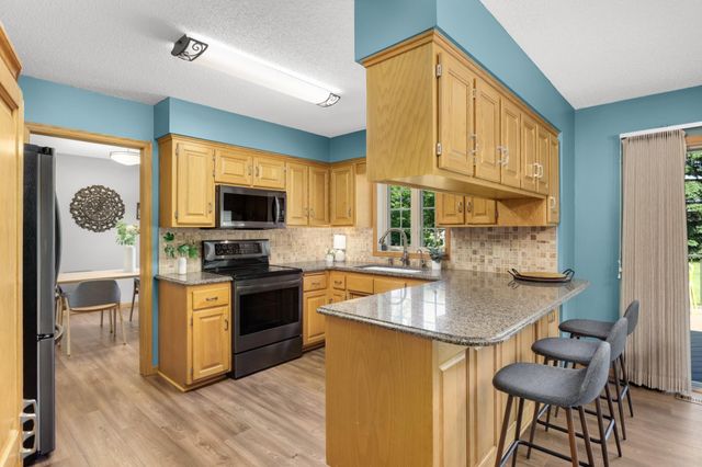 7934 Chesshire Lane N, Maple Grove, MN 55311