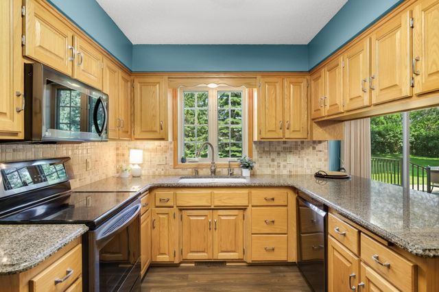 7934 Chesshire Lane N, Maple Grove, MN 55311