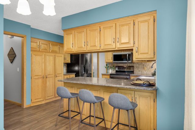 7934 Chesshire Lane N, Maple Grove, MN 55311
