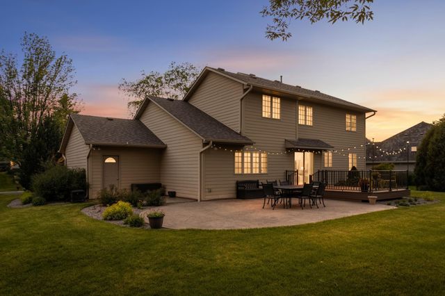 7934 Chesshire Lane N, Maple Grove, MN 55311