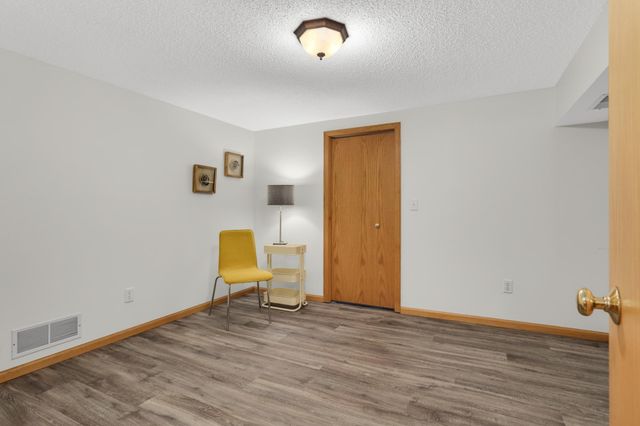 7934 Chesshire Lane N, Maple Grove, MN 55311