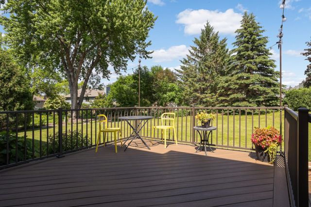 7934 Chesshire Lane N, Maple Grove, MN 55311