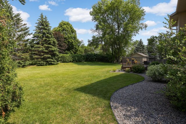 7934 Chesshire Lane N, Maple Grove, MN 55311