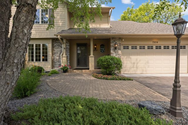 7934 Chesshire Lane N, Maple Grove, MN 55311