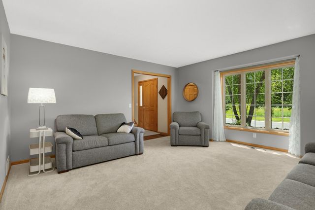 7934 Chesshire Lane N, Maple Grove, MN 55311