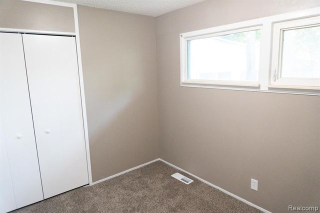 1917 Bayberry Lane, Flint, MI 48507