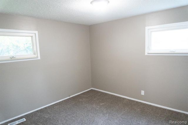 1917 Bayberry Lane, Flint, MI 48507