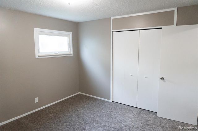 1917 Bayberry Lane, Flint, MI 48507