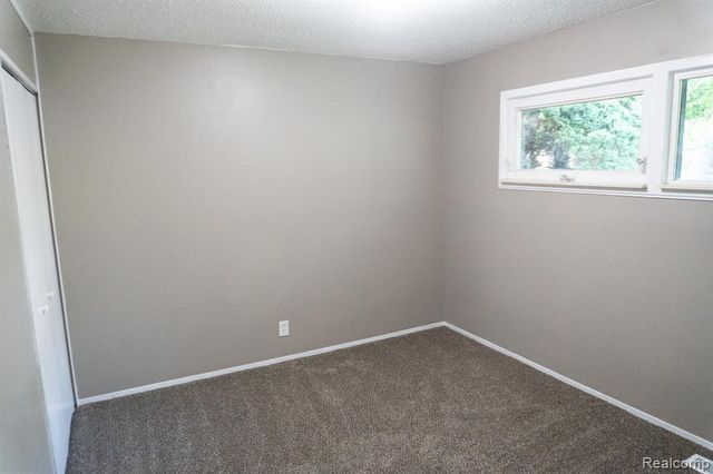 1917 Bayberry Lane, Flint, MI 48507
