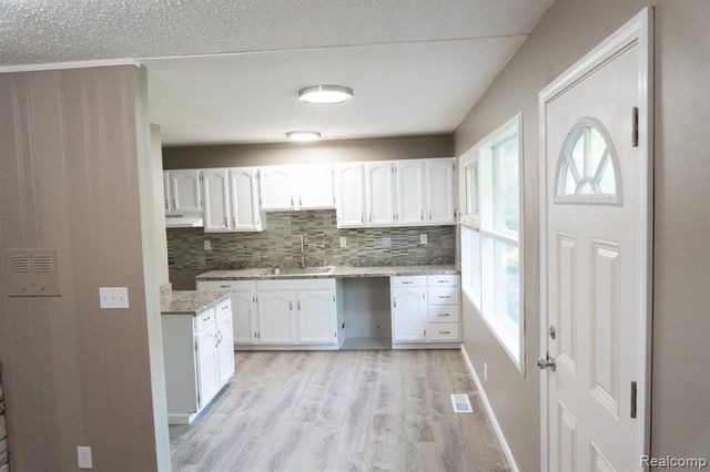 1917 Bayberry Lane, Flint, MI 48507