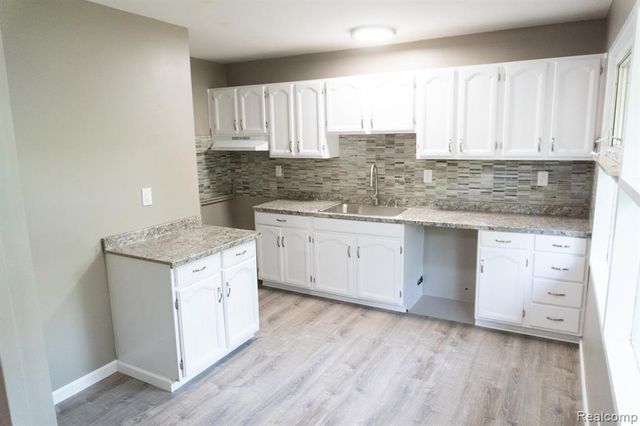 1917 Bayberry Lane, Flint, MI 48507