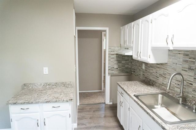 1917 Bayberry Lane, Flint, MI 48507