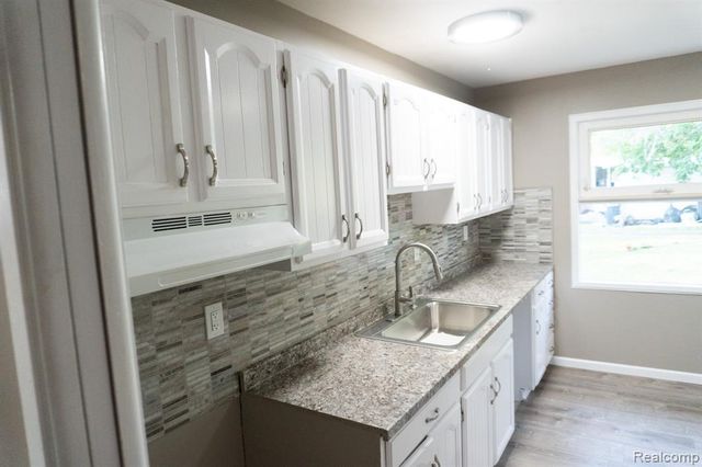 1917 Bayberry Lane, Flint, MI 48507