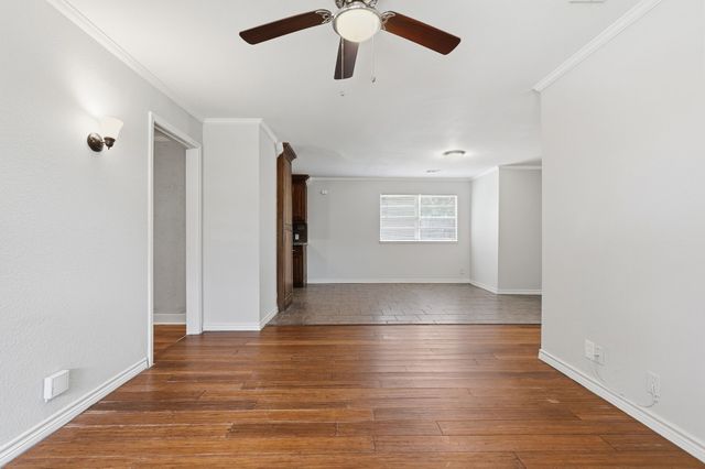 760 Oakwood Avenue, Hurst, TX 76053