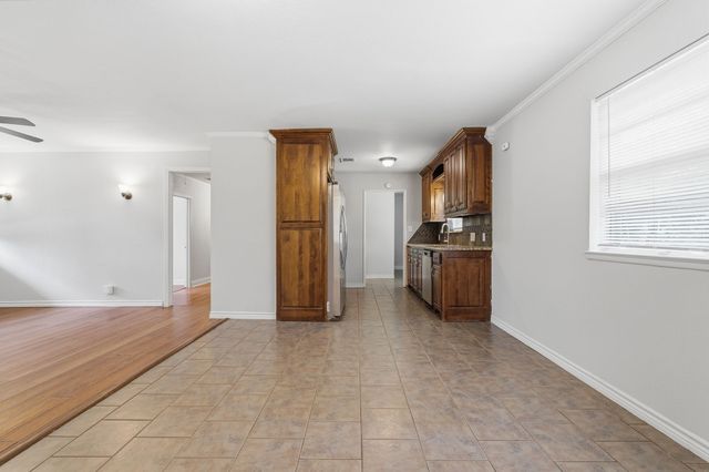 760 Oakwood Avenue, Hurst, TX 76053