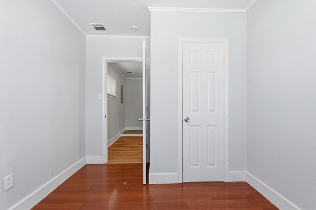 760 Oakwood Avenue, Hurst, TX 76053
