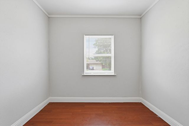760 Oakwood Avenue, Hurst, TX 76053