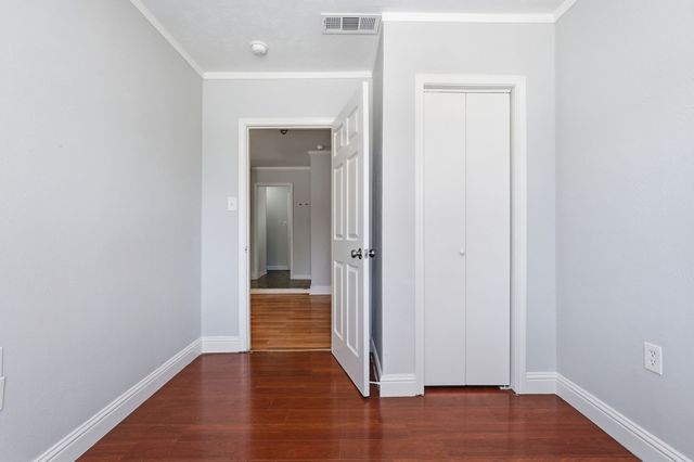 760 Oakwood Avenue, Hurst, TX 76053