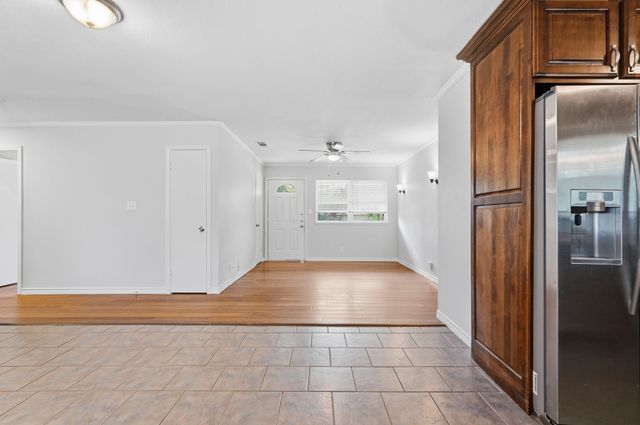 760 Oakwood Avenue, Hurst, TX 76053