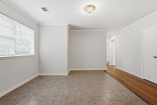 760 Oakwood Avenue, Hurst, TX 76053