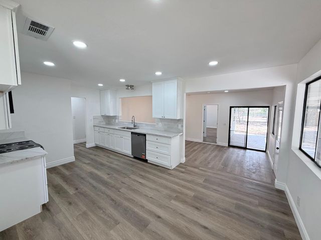 6927 W Yale Avenue, Fresno, CA 93723