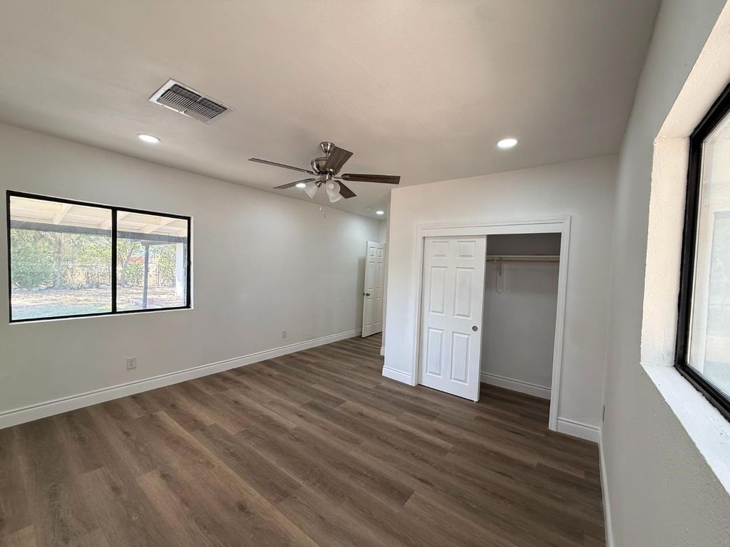 Image 19 of property listing at 6927 W Yale Avenue, Fresno, CA 93723