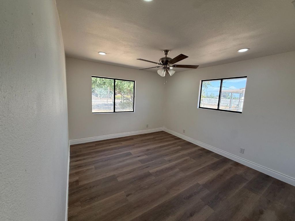 Image 21 of property listing at 6927 W Yale Avenue, Fresno, CA 93723