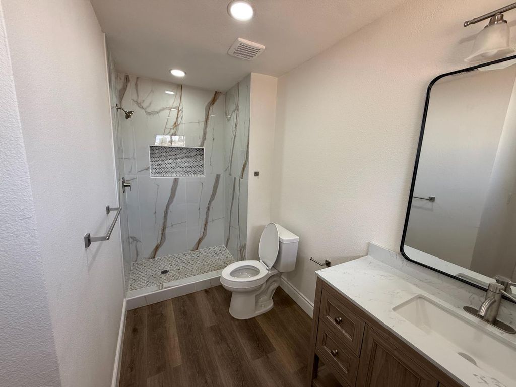 Image 30 of property listing at 6927 W Yale Avenue, Fresno, CA 93723