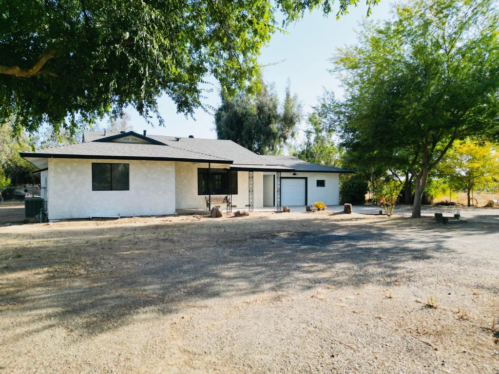 Image 33 of property listing at 6927 W Yale Avenue, Fresno, CA 93723