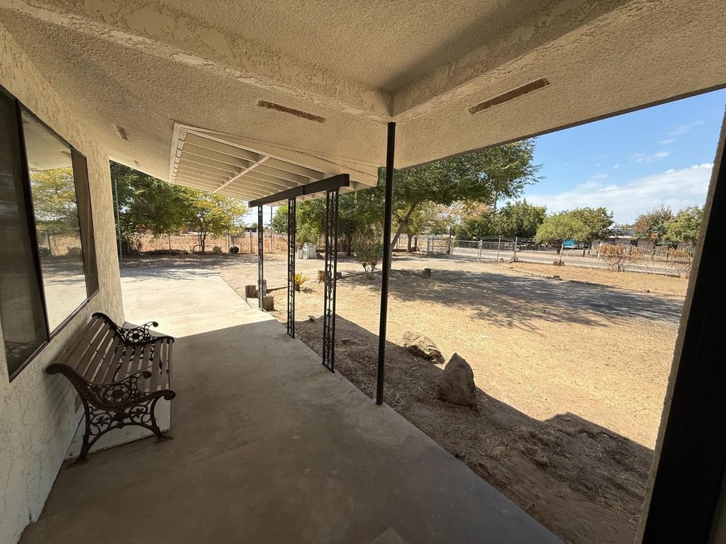 Image 34 of property listing at 6927 W Yale Avenue, Fresno, CA 93723