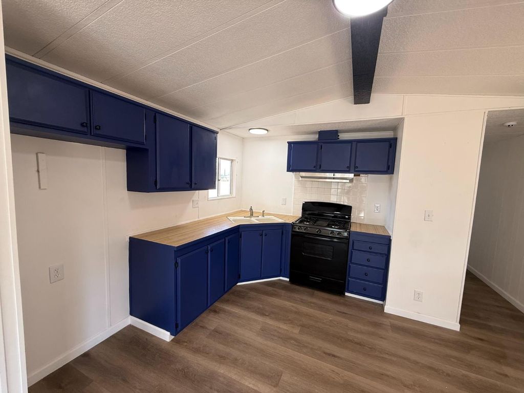 Image 39 of property listing at 6927 W Yale Avenue, Fresno, CA 93723
