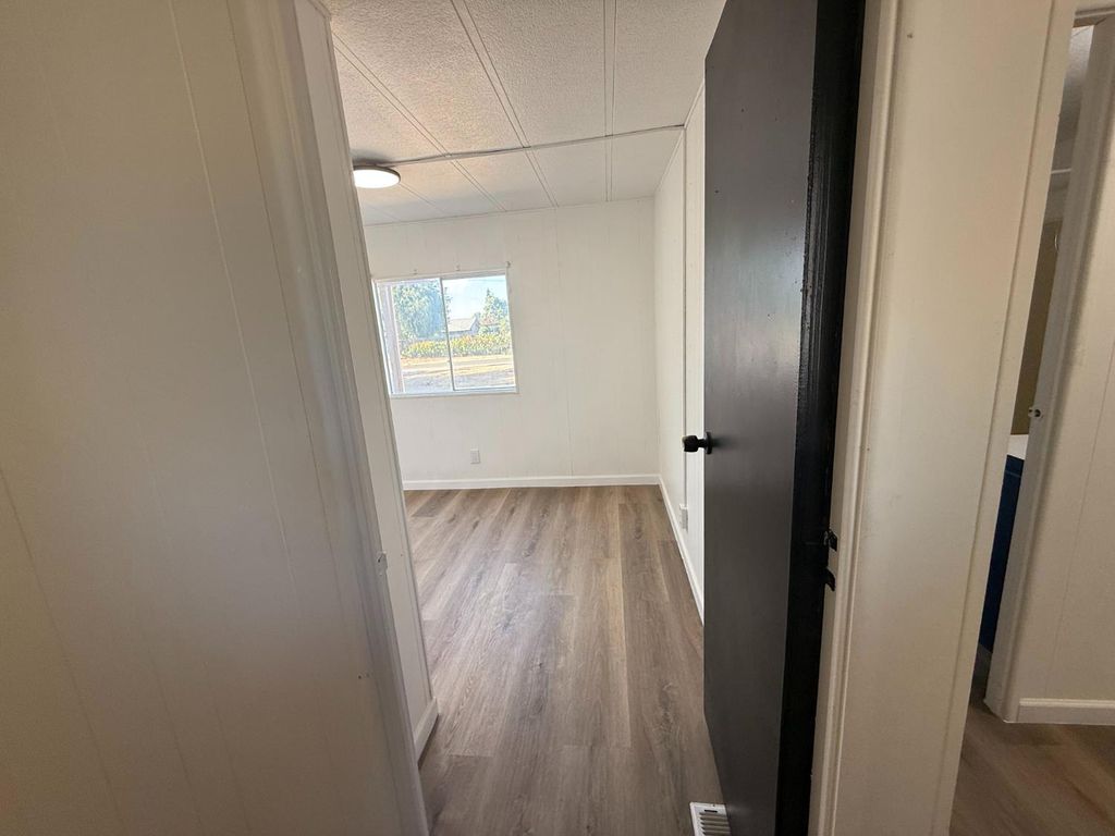 Image 41 of property listing at 6927 W Yale Avenue, Fresno, CA 93723
