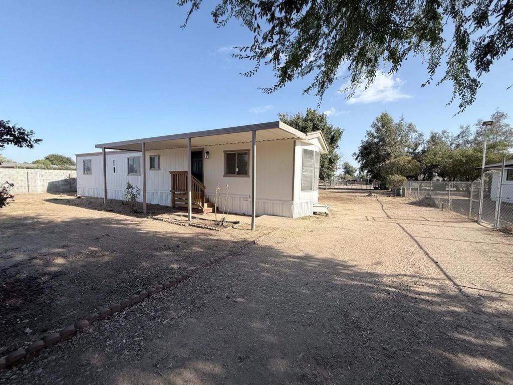 Image 63 of property listing at 6927 W Yale Avenue, Fresno, CA 93723
