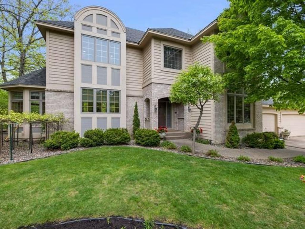 14700 White Oak Drive, Burnsville, MN 55337
