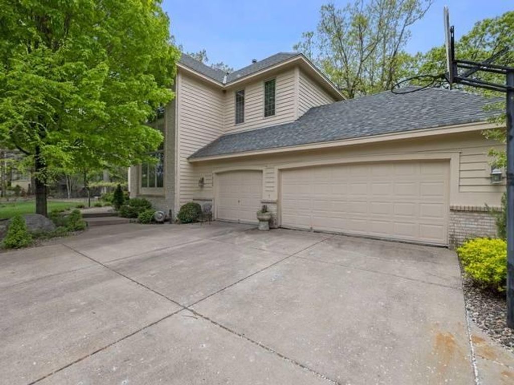 14700 White Oak Drive, Burnsville, MN 55337 — photo 2