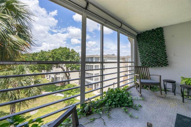 2999 NW 48th Avenue 448, Lauderdale Lakes, FL 33313