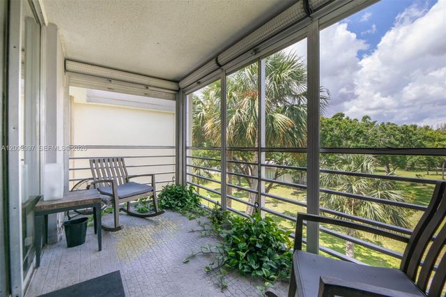 2999 NW 48th Avenue 448, Lauderdale Lakes, FL 33313