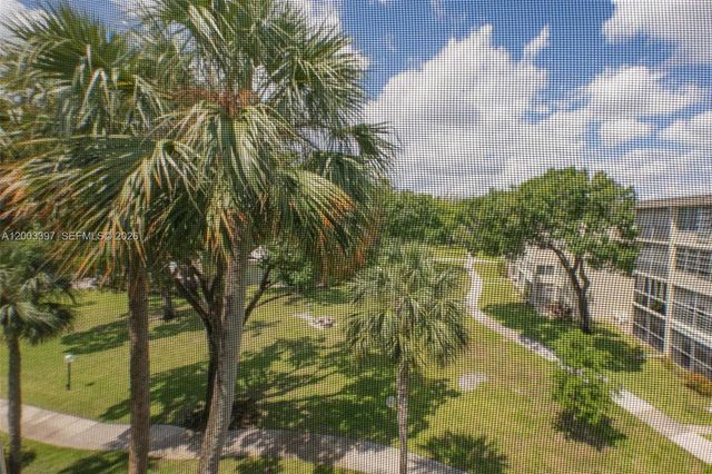 2999 NW 48th Avenue 448, Lauderdale Lakes, FL 33313