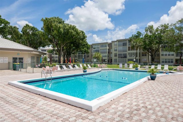 2999 NW 48th Avenue 448, Lauderdale Lakes, FL 33313