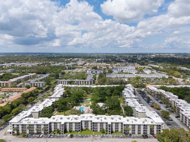 2999 NW 48th Avenue 448, Lauderdale Lakes, FL 33313