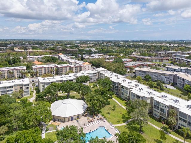 2999 NW 48th Avenue 448, Lauderdale Lakes, FL 33313