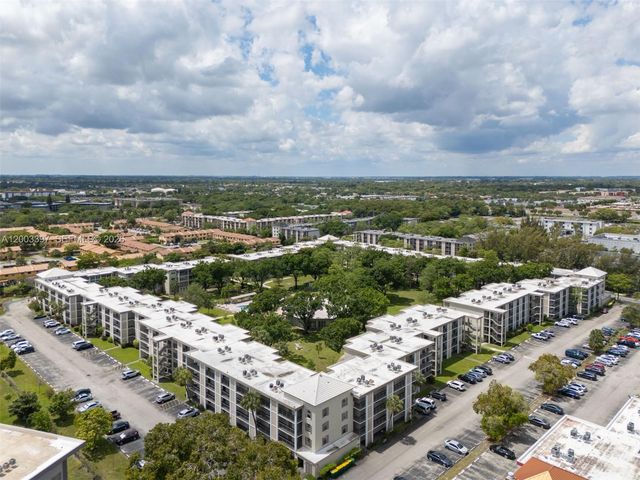 2999 NW 48th Avenue 448, Lauderdale Lakes, FL 33313