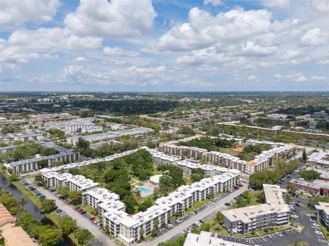2999 NW 48th Avenue 448, Lauderdale Lakes, FL 33313