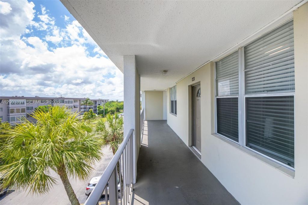2999 NW 48th Avenue 448, Lauderdale Lakes, FL 33313