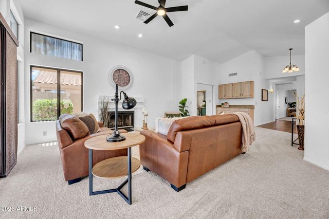 9411 W KERRY Lane, Peoria, AZ 85382
