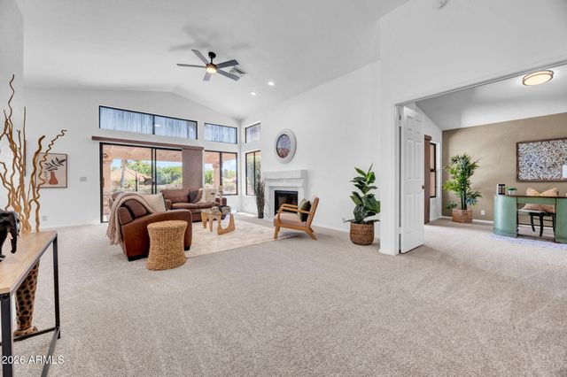 9411 W KERRY Lane, Peoria, AZ 85382