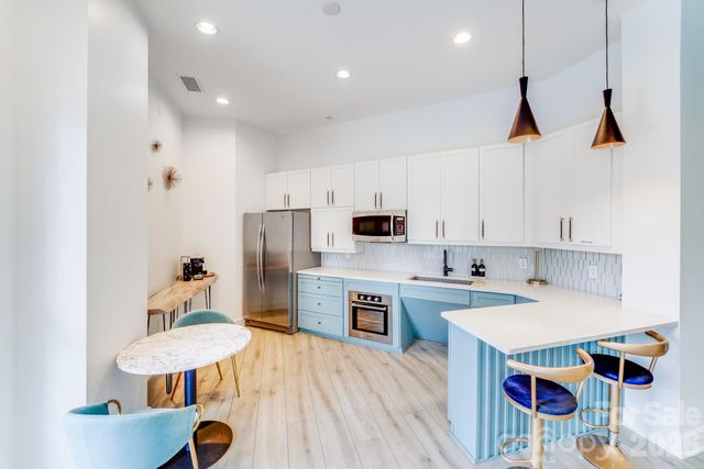 333 W Trade Street W 708, Charlotte, NC 28202