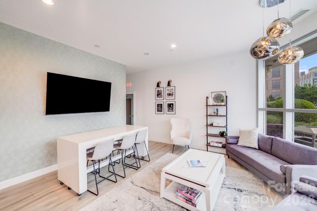 333 W Trade Street W 708, Charlotte, NC 28202