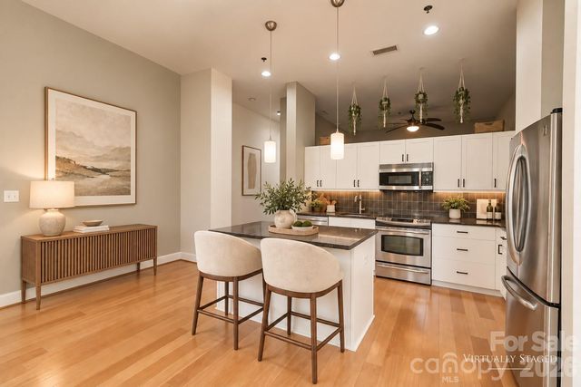 333 W Trade Street W 708, Charlotte, NC 28202